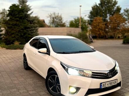 Белый Тойота Королла, объемом двигателя 1.6 л и пробегом 166 тыс. км за 10000 $, фото 1 на Automoto.ua