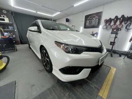 Білий Тойота Королла, об'ємом двигуна 1.8 л та пробігом 145 тис. км за 11500 $, фото 1 на Automoto.ua