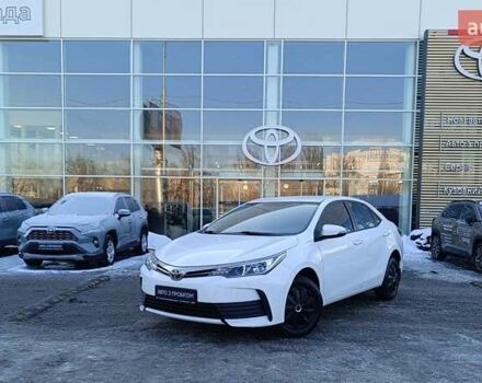 Белый Тойота Королла, объемом двигателя 1.6 л и пробегом 111 тыс. км за 12873 $, фото 1 на Automoto.ua