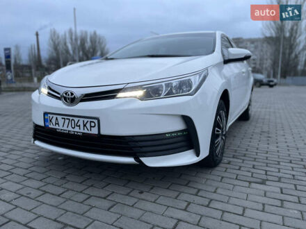 Білий Тойота Королла, об'ємом двигуна 1.6 л та пробігом 176 тис. км за 12999 $, фото 1 на Automoto.ua