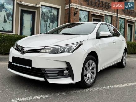 Тойота Королла 2017 в Киеве на Automoto.ua Белый Тойота Королла, объемом двигателя 1.6 л и пробегом 45 тыс. км за 18000 $, фото 1 на Automoto.ua