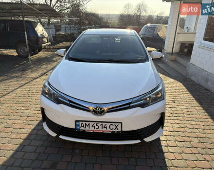 Білий Тойота Королла, об'ємом двигуна 1.33 л та пробігом 147 тис. км за 9500 $, фото 1 на Automoto.ua