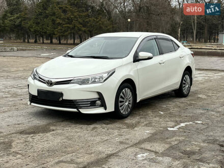 Тойота Королла 2017 в Пятихатках на Automoto.ua Белый Тойота Королла, объемом двигателя 1.6 л и пробегом 142 тыс. км за 14900 $, фото 1 на Automoto.ua