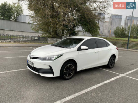 Тойота Королла 2017 в Киеве на Automoto.ua Белый Тойота Королла, объемом двигателя 1.6 л и пробегом 170 тыс. км за 12000 $, фото 1 на Automoto.ua
