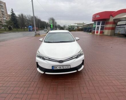 Белый Тойота Королла, объемом двигателя 1.3 л и пробегом 270 тыс. км за 9900 $, фото 1 на Automoto.ua