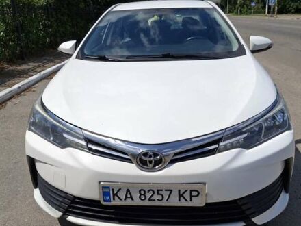 Тойота Королла 2017 у Києві на Automoto.ua Білий Тойота Королла, об'ємом двигуна 1.6 л та пробігом 190 тис. км за 10900 $, фото 1 на Automoto.ua