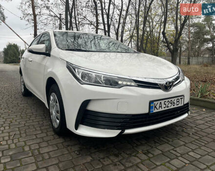 Белый Тойота Королла, объемом двигателя 1.6 л и пробегом 224 тыс. км за 11500 $, фото 1 на Automoto.ua