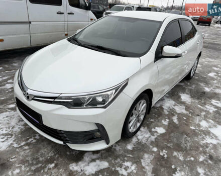 Белый Тойота Королла, объемом двигателя 1.6 л и пробегом 49 тыс. км за 13800 $, фото 1 на Automoto.ua