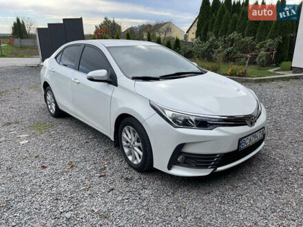 Белый Тойота Королла, объемом двигателя 1.6 л и пробегом 45 тыс. км за 12400 $, фото 1 на Automoto.ua