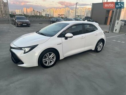Тойота Королла 2019 у Києві на Automoto.ua Білий Тойота Королла, об'ємом двигуна 1.8 л та пробігом 128 тис. км за 20300 $, фото 1 на Automoto.ua