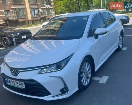 Белый Тойота Королла, объемом двигателя 1.6 л и пробегом 93 тыс. км за 17500 $, фото 1 на Automoto.ua