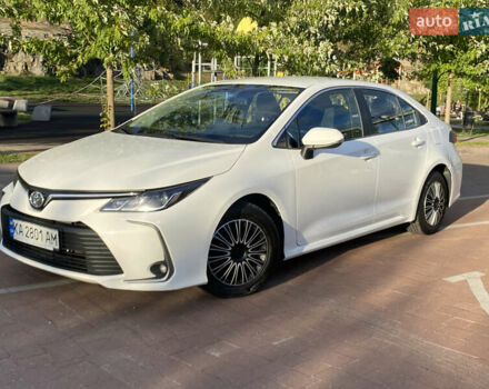 Білий Тойота Королла, об'ємом двигуна 1.6 л та пробігом 204 тис. км за 14499 $, фото 1 на Automoto.ua