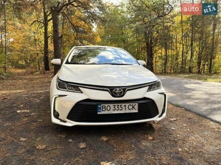 Білий Тойота Королла, об'ємом двигуна 1.6 л та пробігом 132 тис. км за 15800 $, фото 1 на Automoto.ua