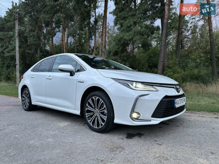 Тойота Королла 2020 в Киеве на Automoto.ua Белый Тойота Королла, объемом двигателя 1.8 л и пробегом 29 тыс. км за 24850 $, фото 1 на Automoto.ua