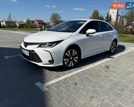 Белый Тойота Королла, объемом двигателя 1.6 л и пробегом 95 тыс. км за 15700 $, фото 1 на Automoto.ua