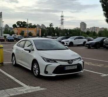 Тойота Королла 2020 в Киеве на Automoto.ua Белый Тойота Королла, объемом двигателя 1.6 л и пробегом 99 тыс. км за 17777 $, фото 1 на Automoto.ua