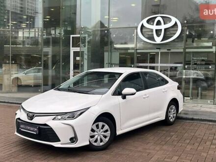 Тойота Королла 2021 у Києві на Automoto.ua Білий Тойота Королла, об'ємом двигуна 1.6 л та пробігом 113 тис. км за 18268 $, фото 1 на Automoto.ua