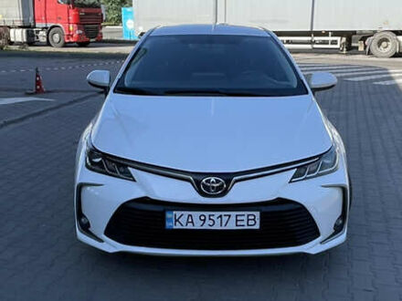 Тойота Королла 2021 в Киеве на Automoto.ua Белый Тойота Королла, объемом двигателя 1.6 л и пробегом 135 тыс. км за 17800 $, фото 1 на Automoto.ua