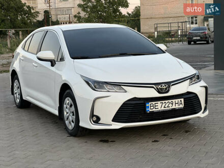 Тойота Королла 2022 в Новом Буге на Automoto.ua Белый Тойота Королла, объемом двигателя 1.6 л и пробегом 52 тыс. км за 18000 $, фото 1 на Automoto.ua