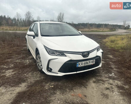 Белый Тойота Королла, объемом двигателя 1.8 л и пробегом 55 тыс. км за 22700 $, фото 1 на Automoto.ua