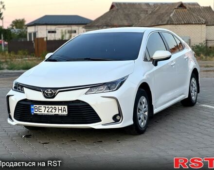 Білий Тойота Королла, об'ємом двигуна 1.6 л та пробігом 52 тис. км за 18000 $, фото 1 на Automoto.ua