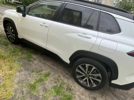 Тойота Королла 2024 в Киеве на Automoto.ua Белый Тойота Королла, объемом двигателя 2 л и пробегом 5 тыс. км за 37000 $, фото 1 на Automoto.ua