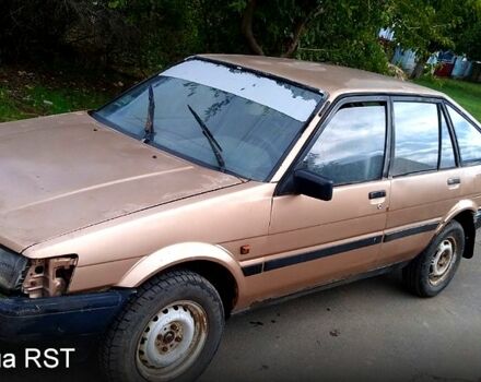 Бежевый Тойота Королла, объемом двигателя 1.8 л и пробегом 250 тыс. км за 400 $, фото 1 на Automoto.ua