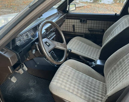 Бежевый Тойота Королла, объемом двигателя 1.3 л и пробегом 20 тыс. км за 1700 $, фото 1 на Automoto.ua