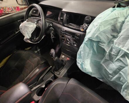 Черный Тойота Королла, объемом двигателя 1.4 л и пробегом 350 тыс. км за 2383 $, фото 7 на Automoto.ua