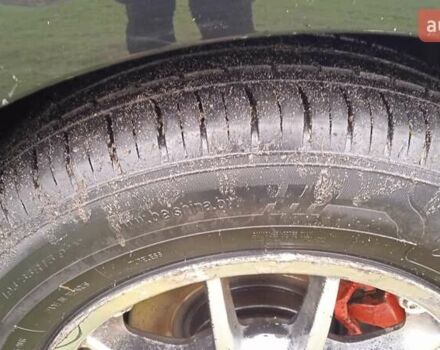 Черный Тойота Королла, объемом двигателя 2 л и пробегом 330 тыс. км за 3600 $, фото 4 на Automoto.ua