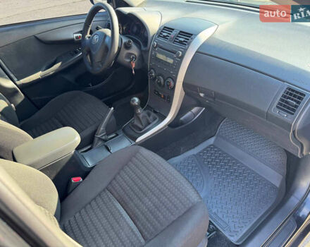 Чорний Тойота Королла, об'ємом двигуна 1.6 л та пробігом 230 тис. км за 5800 $, фото 14 на Automoto.ua