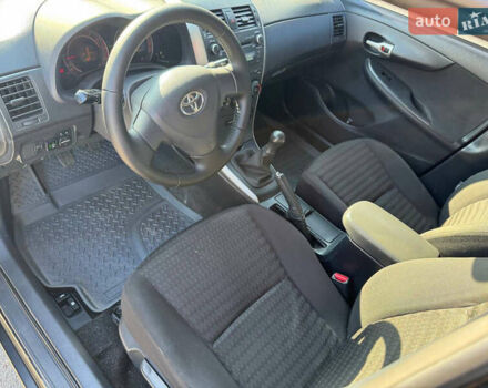 Чорний Тойота Королла, об'ємом двигуна 1.6 л та пробігом 230 тис. км за 5800 $, фото 10 на Automoto.ua