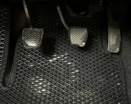 Черный Тойота Королла, объемом двигателя 1.6 л и пробегом 220 тыс. км за 6500 $, фото 13 на Automoto.ua