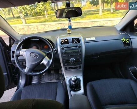Черный Тойота Королла, объемом двигателя 1.6 л и пробегом 156 тыс. км за 8150 $, фото 1 на Automoto.ua