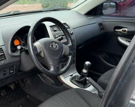 Черный Тойота Королла, объемом двигателя 1.6 л и пробегом 180 тыс. км за 5999 $, фото 19 на Automoto.ua