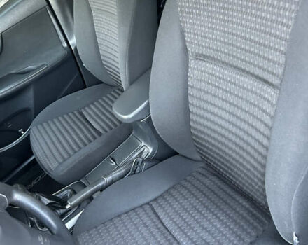 Черный Тойота Королла, объемом двигателя 1.59 л и пробегом 201 тыс. км за 7799 $, фото 12 на Automoto.ua