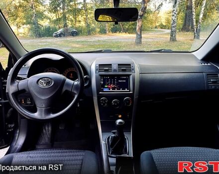 Черный Тойота Королла, объемом двигателя 1.6 л и пробегом 182 тыс. км за 7990 $, фото 3 на Automoto.ua