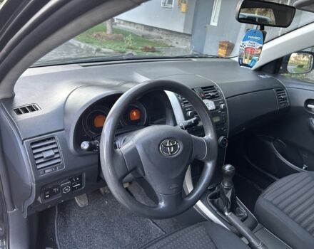 Черный Тойота Королла, объемом двигателя 1.6 л и пробегом 160 тыс. км за 7850 $, фото 14 на Automoto.ua