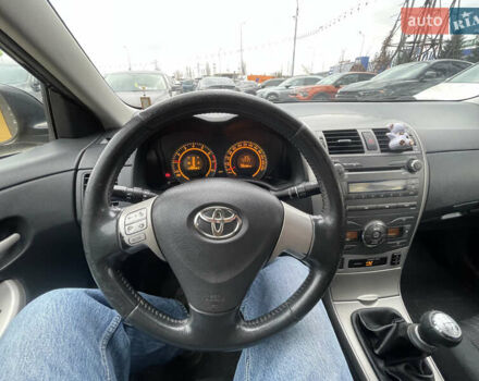 Черный Тойота Королла, объемом двигателя 1.6 л и пробегом 245 тыс. км за 7000 $, фото 7 на Automoto.ua