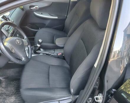 Черный Тойота Королла, объемом двигателя 1.6 л и пробегом 156 тыс. км за 8150 $, фото 2 на Automoto.ua