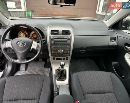 Чорний Тойота Королла, об'ємом двигуна 1.6 л та пробігом 49 тис. км за 9999 $, фото 20 на Automoto.ua