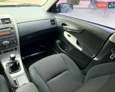 Черный Тойота Королла, объемом двигателя 1.6 л и пробегом 180 тыс. км за 5999 $, фото 14 на Automoto.ua