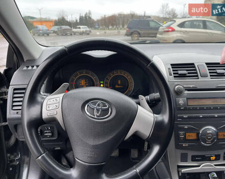 Чорний Тойота Королла, об'ємом двигуна 1.6 л та пробігом 208 тис. км за 7200 $, фото 11 на Automoto.ua