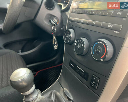 Черный Тойота Королла, объемом двигателя 1.3 л и пробегом 236 тыс. км за 4999 $, фото 15 на Automoto.ua