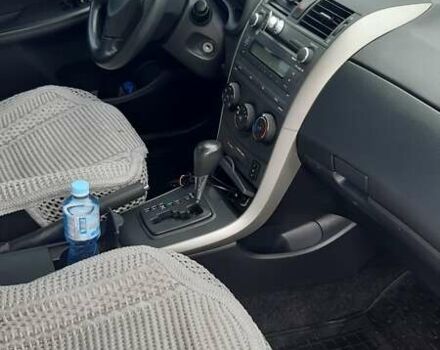 Черный Тойота Королла, объемом двигателя 1.6 л и пробегом 240 тыс. км за 8000 $, фото 6 на Automoto.ua