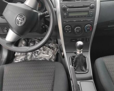 Черный Тойота Королла, объемом двигателя 1.33 л и пробегом 151 тыс. км за 7000 $, фото 5 на Automoto.ua