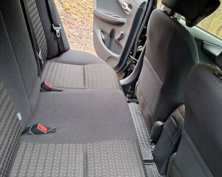 Черный Тойота Королла, объемом двигателя 1.33 л и пробегом 119 тыс. км за 8000 $, фото 13 на Automoto.ua