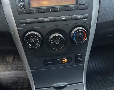 Черный Тойота Королла, объемом двигателя 1.3 л и пробегом 224 тыс. км за 6200 $, фото 2 на Automoto.ua