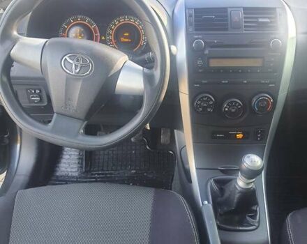 Черный Тойота Королла, объемом двигателя 1.33 л и пробегом 176 тыс. км за 8500 $, фото 15 на Automoto.ua