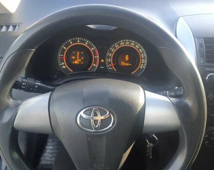 Черный Тойота Королла, объемом двигателя 1.33 л и пробегом 176 тыс. км за 8500 $, фото 16 на Automoto.ua